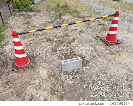 建築工地的交通錐 建築工地的交通錐 142590124