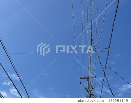 電纜和天空 電纜和天空 142591149