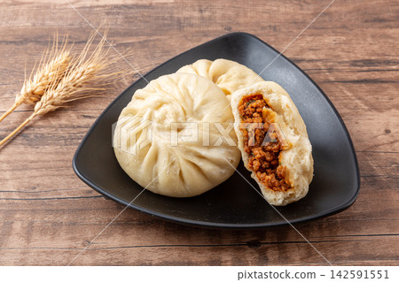large Chinese Steamed Pork Buns Traditional Breakfast Baozi large Chinese Steamed Pork Buns Traditional Breakfast Baozi 142591551
