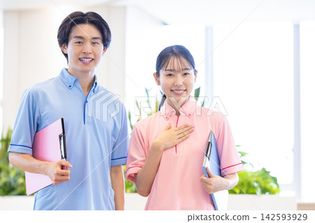 一位護理員的肖像。攝影協助:東京電子學院電波學園。 一位護理員的肖像。攝影協助:東京電子學院電波學園。 142593929