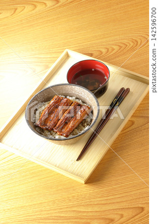 鰻魚飯和湯 142596700