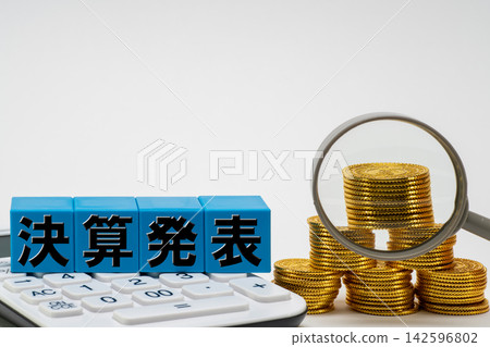An image of analyzing corporate performance based on earnings announcements. An image of analyzing corporate performance based on earnings announcements. 142596802