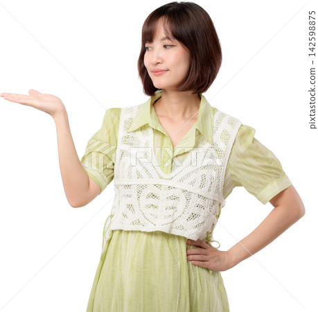 Asian woman presenting with confident smile and open hand gesture isolated against transparent background for advertising design use Asian woman presenting with confident smile and open hand gesture isolated against transparent background for advertising design use 142598875