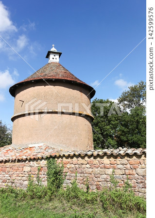 Old dovecote in Denice, Beaujolais, France Old dovecote in Denice, Beaujolais, France 142599576