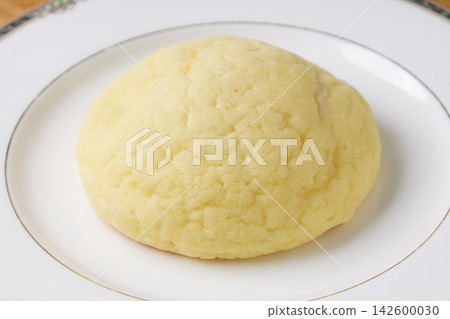 Sweet melon bread (pastry) Sweet melon bread (pastry) 142600030