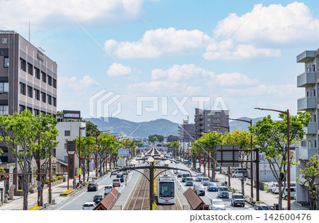 愛知縣豐橋市:豐橋的電車與城市景觀。 愛知縣豐橋市:豐橋的電車與城市景觀。 142600476