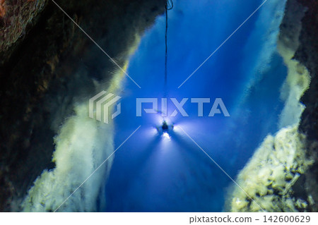 The fantastical cave scenery of Ryusendo Cave in Iwate Prefecture 142600629