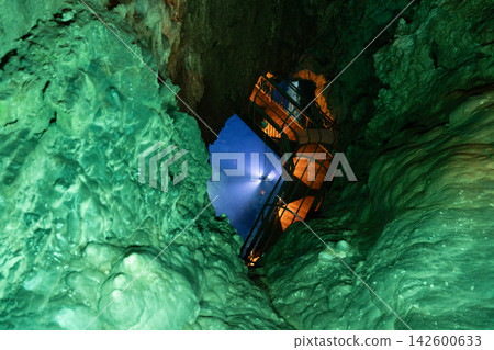 The fantastical cave scenery of Ryusendo Cave in Iwate Prefecture The fantastical cave scenery of Ryusendo Cave in Iwate Prefecture 142600633