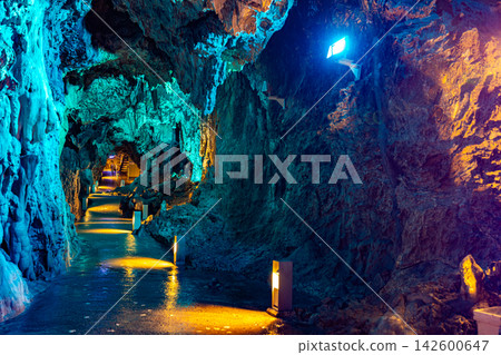 The fantastical cave scenery of Ryusendo Cave in Iwate Prefecture The fantastical cave scenery of Ryusendo Cave in Iwate Prefecture 142600647