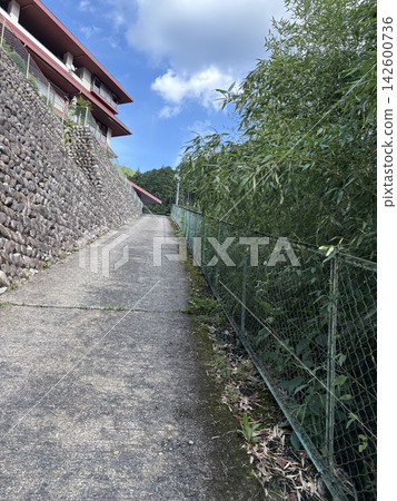 Slope Slope 142600736