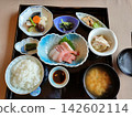 新鮮海鮮刺身和日式套餐 142602114