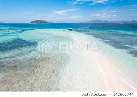 Sandbar of Broggdos Island 142602744