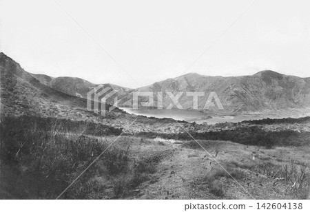 1926 年的舊照片，從箱根大涌谷眺望蘆之湖。 142604138