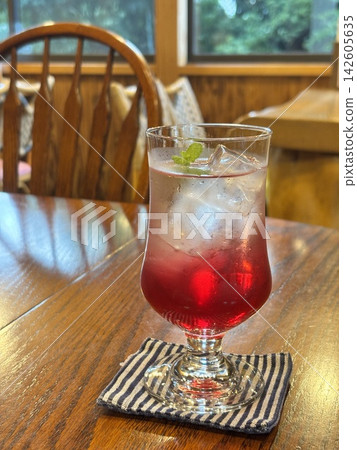 Vibrant pink red shiso juice 142605635