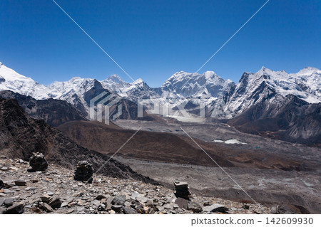 Mountains landscape from Chukhung Ri viewpoint, Nepal 142609930