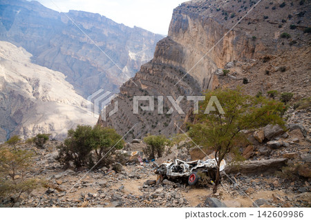 Panoramic hiking trail views of Jabal Shams canyon, Grand Canyon of Oman landscape Panoramic hiking trail views of Jabal Shams canyon, Grand Canyon of Oman landscape 142609986