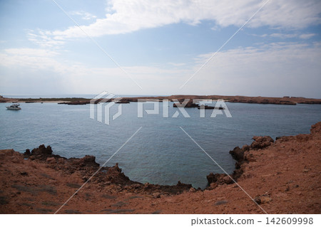 Panoramic views of the Daymaniyat Islands marine reserve in Oman, coral reefs and turquoise waters Panoramic views of the Daymaniyat Islands marine reserve in Oman, coral reefs and turquoise waters 142609998