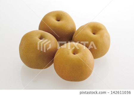 pear pear 142611036