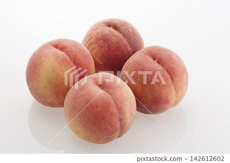 桃 桃 142612602