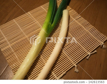 Japanese leek Japanese leek 142613563