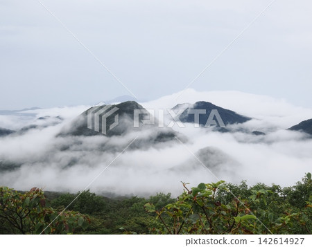 Mount Haruna-Fuji and Mount Kamon-ga-dake shrouded in mist (20260830071746) Mount Haruna-Fuji and Mount Kamon-ga-dake shrouded in mist (20260830071746) 142614927