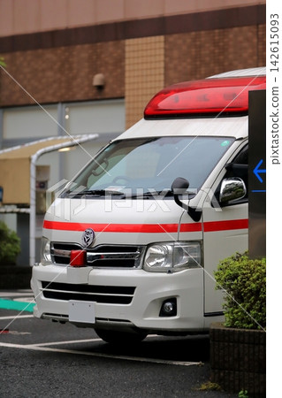 Image of a parked ambulance Image of a parked ambulance 142615093