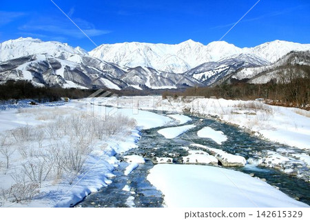 Hakuba - Matsukawa in winter and the Hakuba Three Peaks Hakuba - Matsukawa in winter and the Hakuba Three Peaks 142615329