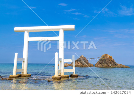 玄界準國立公園、櫻井二浦、水下鳥居和夫妻岩 玄界準國立公園、櫻井二浦、水下鳥居和夫妻岩 142617054