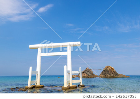 玄界準國立公園、櫻井二浦、水下鳥居和夫妻岩 玄界準國立公園、櫻井二浦、水下鳥居和夫妻岩 142617055
