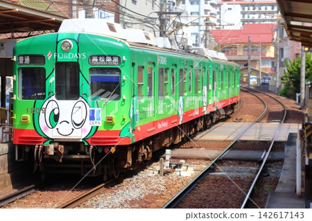Kotoden train and Kuribayashi Station (Takamatsu City, Kagawa Prefecture) Kotoden train and Kuribayashi Station (Takamatsu City, Kagawa Prefecture) 142617143