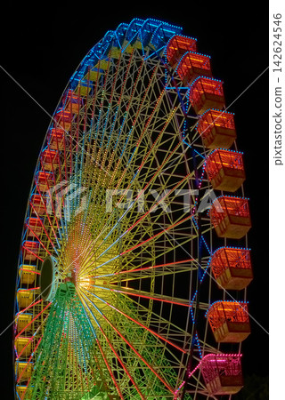 Stunning ferris wheel attraction glowing as part of Vigo s holiday celebration Stunning ferris wheel attraction glowing as part of Vigo s holiday celebration 142624546