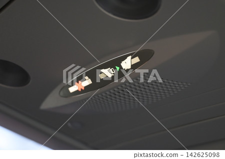 Safety belt sign Safety belt sign 142625098
