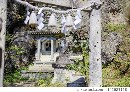 Oyama Afuri Shrine and the Oya stone torii gate and rock face in Oya-cho, Utsunomiya City, Tochigi Prefecture Oyama Afuri Shrine and the Oya stone torii gate and rock face in Oya-cho, Utsunomiya City, Tochigi Prefecture 142625138