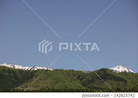 mountain range mountain range 142625742