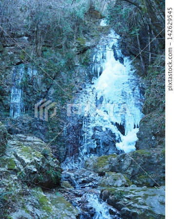 Okutama in winter: Hozawa Falls Okutama in winter: Hozawa Falls 142629545