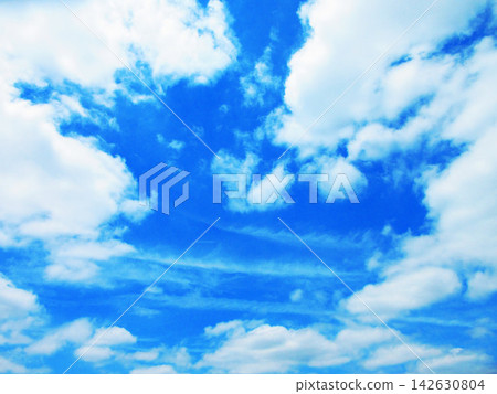 Beautiful scenery of blue sky and white clouds Beautiful scenery of blue sky and white clouds 142630804
