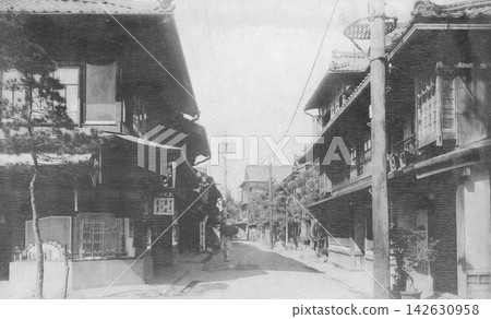 老照片,1933-1945 年,福井縣蘆原町(今蘆原市),蘆原溫泉度假村街景。 老照片,1933-1945 年,福井縣蘆原町(今蘆原市),蘆原溫泉度假村街景。 142630958