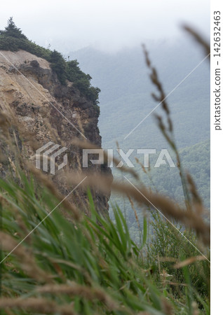 The Kenashi Pass in summer and its rugged, exposed rock face. The Kenashi Pass in summer and its rugged, exposed rock face. 142632463