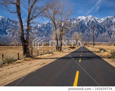 road under the snow 142639734