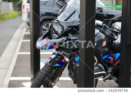 冒險自行車圖片 冒險自行車圖片 142639736