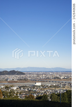從島田市眺望大井川流域的城鎮風光。 從島田市眺望大井川流域的城鎮風光。 142640686