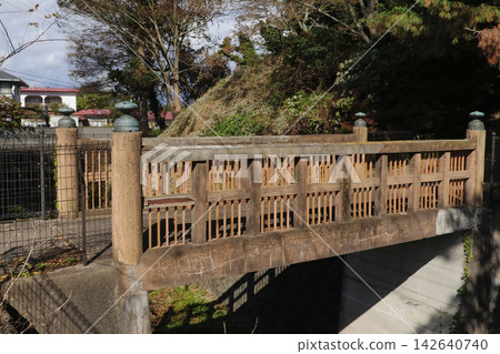 鹿賀城公園正門附近護城河上的一座橋(宮城縣多美市) 鹿賀城公園正門附近護城河上的一座橋(宮城縣多美市) 142640740