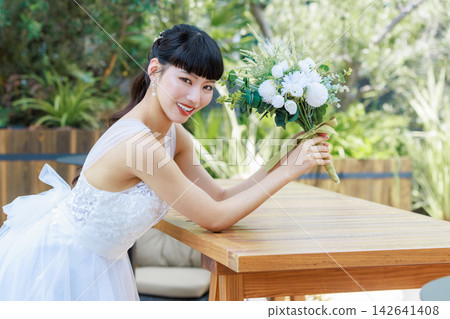 新娘手捧花束 - 婚禮照片 142641408