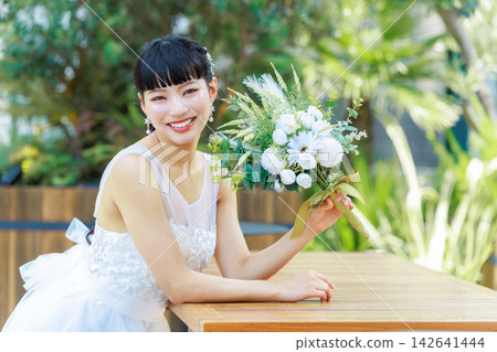 新娘手捧花束 - 婚禮照片 142641444
