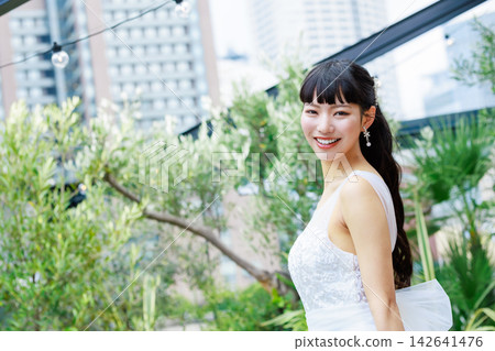 新娘手捧花束 - 婚禮照片 新娘手捧花束 - 婚禮照片 142641476