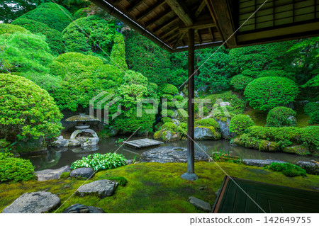 長野縣下諡訪市本陣岩波家庭花園 142649755