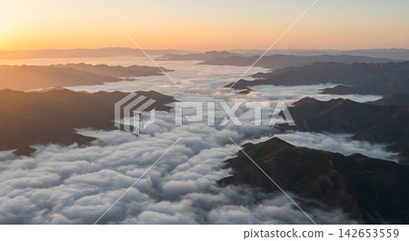 從天空看到的奇妙的雲層 142653559
