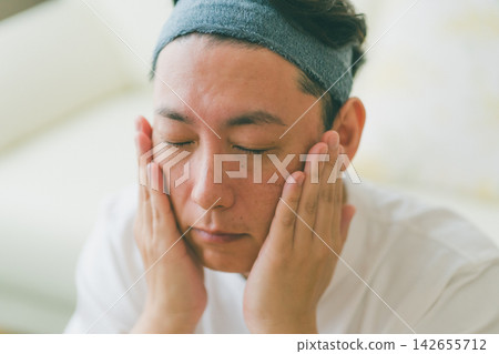 煩惱成年男性的保養時間 煩惱成年男性的保養時間 142655712