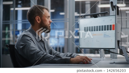Monitoring Server Facility Operations Through Real Time Infrastructure Dashboard Monitoring Server Facility Operations Through Real Time Infrastructure Dashboard 142656203