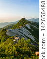 北阿爾卑斯山沐浴在晨曦之中 142656488